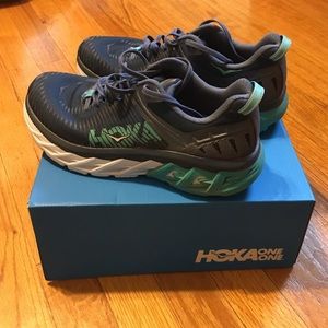 Hoka One One Women's Arahi Running Shoe